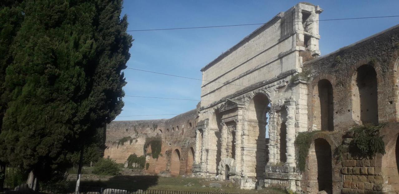 Alojamento de Acomodação e Pequeno-almoço Emanuela Roma